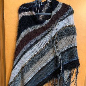 KNIT PONCHO